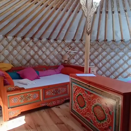 Luxury tent La Yourte Gasconne Estampures